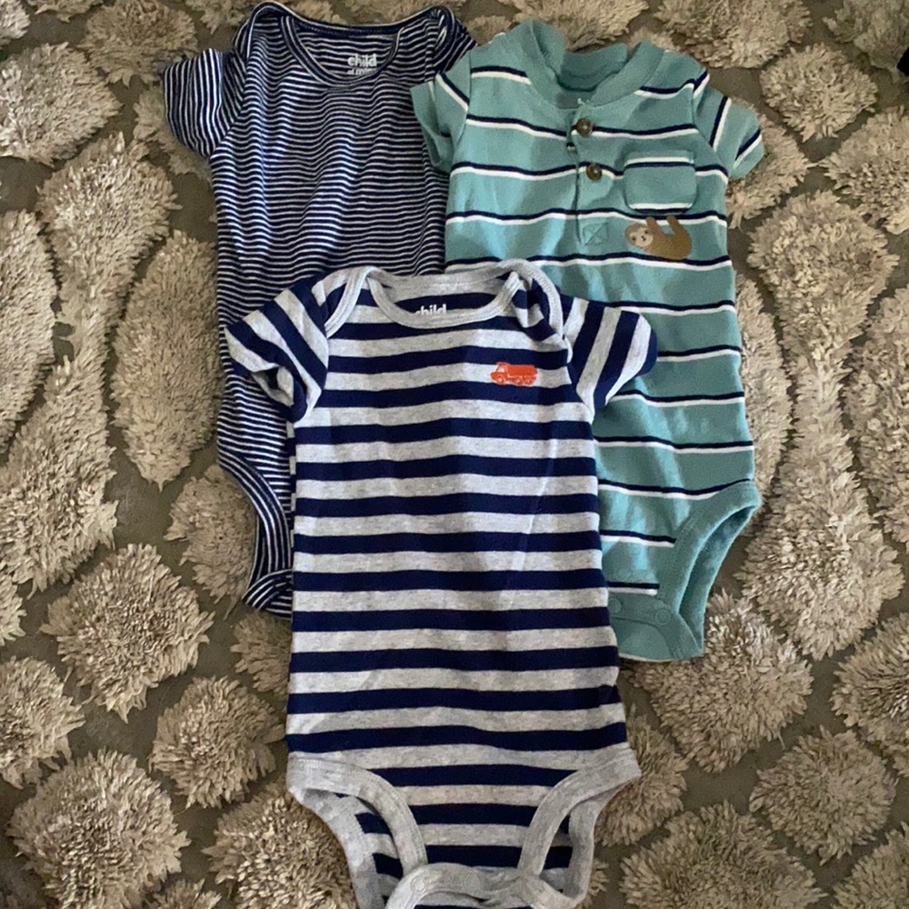 Set of 3 size 6-9 month onesies